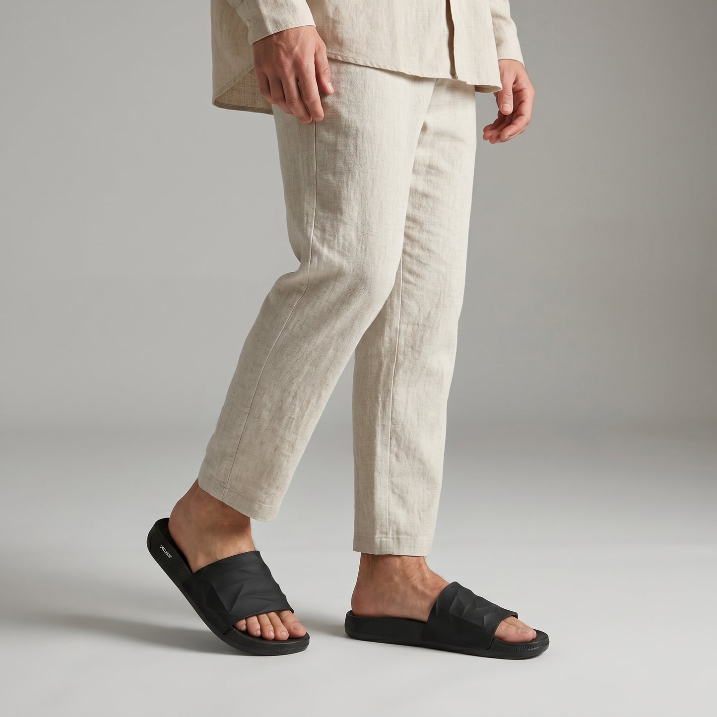 Onyx Comfort Slides